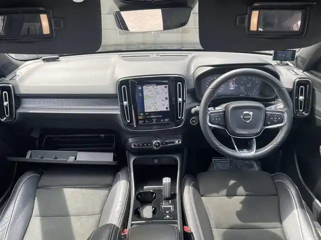 ボルボ ＸＣ４０ T4 AWD Rデザイン 青森県 2019(令1)年 5.9万km オニキスブラックP /ワンオーナー/4WD/ターボ/パノラマサンルーフ/黒ハーフレザーシート/３６０度カメラ/ＡＣＣ/ＡｐｐｌｅＣａｒＰｌａｙ/純正HDDナビ/　(フルセグTV/USB/Bt)/ＬＫＡ/ＢＬＩＳ/D席メモリー付き/　前席パワーシート/前席シートヒーター/ＬＥＤオートライト/LEDフォグランプ/純正１９インチアルミホイール/ウインカーミラー /ブラックルーフレール/ヘットライトウオッシャー/前後バンパーソナー/社外レーダー探知機/革巻きステア/ノブ/パドルシフト/プッシュスタートシステム/W/サイド/カーテンエアバッグ /ABS/スマートキー