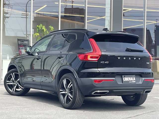 ボルボ ＸＣ４０ T4 AWD Rデザイン 青森県 2019(令1)年 5.9万km オニキスブラックP /ワンオーナー/4WD/ターボ/パノラマサンルーフ/黒ハーフレザーシート/３６０度カメラ/ＡＣＣ/ＡｐｐｌｅＣａｒＰｌａｙ/純正HDDナビ/　(フルセグTV/USB/Bt)/ＬＫＡ/ＢＬＩＳ/D席メモリー付き/　前席パワーシート/前席シートヒーター/ＬＥＤオートライト/LEDフォグランプ/純正１９インチアルミホイール/ウインカーミラー /ブラックルーフレール/ヘットライトウオッシャー/前後バンパーソナー/社外レーダー探知機/革巻きステア/ノブ/パドルシフト/プッシュスタートシステム/W/サイド/カーテンエアバッグ /ABS/スマートキー