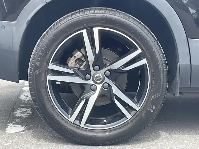 ボルボ ＸＣ４０ T4 AWD Rデザイン 青森県 2019(令1)年 5.9万km オニキスブラックP /ワンオーナー/4WD/ターボ/パノラマサンルーフ/黒ハーフレザーシート/３６０度カメラ/ＡＣＣ/ＡｐｐｌｅＣａｒＰｌａｙ/純正HDDナビ/　(フルセグTV/USB/Bt)/ＬＫＡ/ＢＬＩＳ/D席メモリー付き/　前席パワーシート/前席シートヒーター/ＬＥＤオートライト/LEDフォグランプ/純正１９インチアルミホイール/ウインカーミラー /ブラックルーフレール/ヘットライトウオッシャー/前後バンパーソナー/社外レーダー探知機/革巻きステア/ノブ/パドルシフト/プッシュスタートシステム/W/サイド/カーテンエアバッグ /ABS/スマートキー
