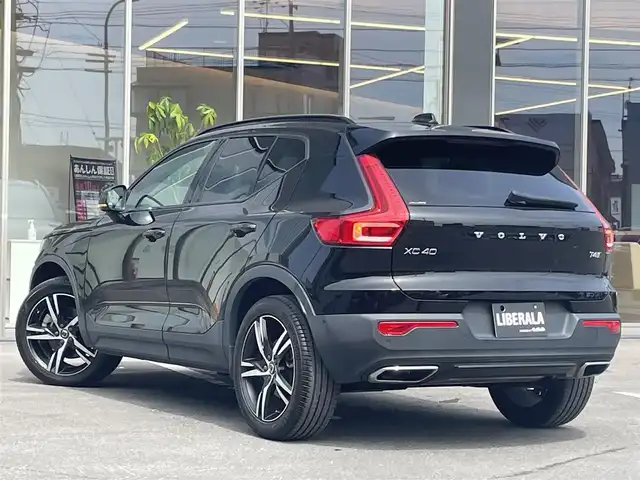 ボルボ ＸＣ４０ T4 AWD Rデザイン 青森県 2019(令1)年 5.9万km オニキスブラックP /ワンオーナー/4WD/ターボ/パノラマサンルーフ/黒ハーフレザーシート/３６０度カメラ/ＡＣＣ/ＡｐｐｌｅＣａｒＰｌａｙ/純正HDDナビ/　(フルセグTV/USB/Bt)/ＬＫＡ/ＢＬＩＳ/D席メモリー付き/　前席パワーシート/前席シートヒーター/ＬＥＤオートライト/LEDフォグランプ/純正１９インチアルミホイール/ウインカーミラー /ブラックルーフレール/ヘットライトウオッシャー/前後バンパーソナー/社外レーダー探知機/革巻きステア/ノブ/パドルシフト/プッシュスタートシステム/W/サイド/カーテンエアバッグ /ABS/スマートキー