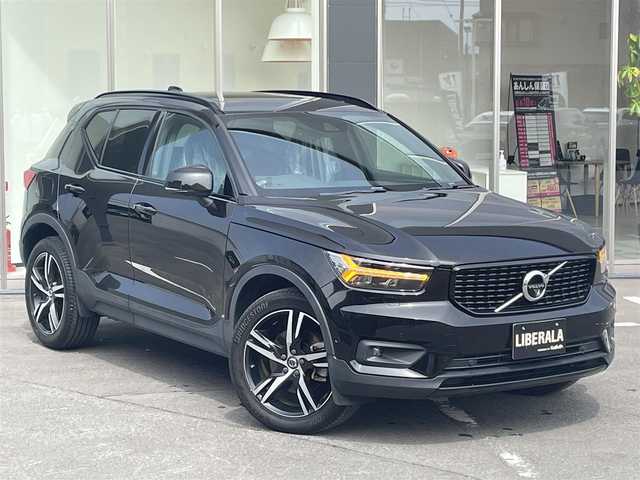 ボルボ ＸＣ４０ T4 AWD Rデザイン 青森県 2019(令1)年 5.9万km オニキスブラックP /ワンオーナー/4WD/ターボ/パノラマサンルーフ/黒ハーフレザーシート/３６０度カメラ/ＡＣＣ/ＡｐｐｌｅＣａｒＰｌａｙ/純正HDDナビ/　(フルセグTV/USB/Bt)/ＬＫＡ/ＢＬＩＳ/D席メモリー付き/　前席パワーシート/前席シートヒーター/ＬＥＤオートライト/LEDフォグランプ/純正１９インチアルミホイール/ウインカーミラー /ブラックルーフレール/ヘットライトウオッシャー/前後バンパーソナー/社外レーダー探知機/革巻きステア/ノブ/パドルシフト/プッシュスタートシステム/W/サイド/カーテンエアバッグ /ABS/スマートキー