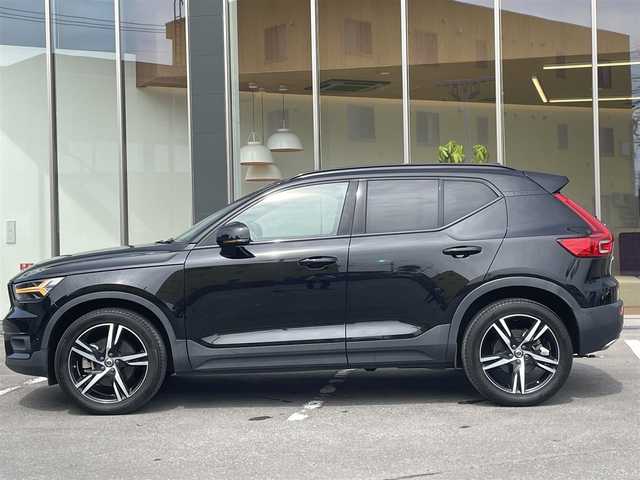 ボルボ ＸＣ４０ T4 AWD Rデザイン 青森県 2019(令1)年 5.9万km オニキスブラックP /ワンオーナー/4WD/ターボ/パノラマサンルーフ/黒ハーフレザーシート/３６０度カメラ/ＡＣＣ/ＡｐｐｌｅＣａｒＰｌａｙ/純正HDDナビ/　(フルセグTV/USB/Bt)/ＬＫＡ/ＢＬＩＳ/D席メモリー付き/　前席パワーシート/前席シートヒーター/ＬＥＤオートライト/LEDフォグランプ/純正１９インチアルミホイール/ウインカーミラー /ブラックルーフレール/ヘットライトウオッシャー/前後バンパーソナー/社外レーダー探知機/革巻きステア/ノブ/パドルシフト/プッシュスタートシステム/W/サイド/カーテンエアバッグ /ABS/スマートキー