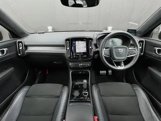ボルボ ＸＣ４０ T4 AWD Rデザイン 長野県 2019(令1)年 5.9万km オニキスブラックP ワンオーナー/4WD/ターボ/パノラマサンルーフ/パドルシフト/黒ハーフレザーシート/３６０度カメラ/ＡＣＣ/ＡｐｐｌｅＣａｒＰｌａｙ/AndroidAuto/純正HDDナビ/　(フルセグTV/USB/Bluetooth)/ＬＫＡ/ＢＬＩＳ/D席メモリー付き/　前席パワーシート/前席シートヒーター/ＬＥＤオートライト/LEDフォグランプ/純正１９インチアルミホイール/ウインカーミラー /ブラックルーフレール/ヘットライトウオッシャー/前後バンパーソナー/社外レーダー探知機/革巻きステア/ノブ/プッシュスタートシステム/W/サイド/カーテンエアバッグ /ABS/スマートキー