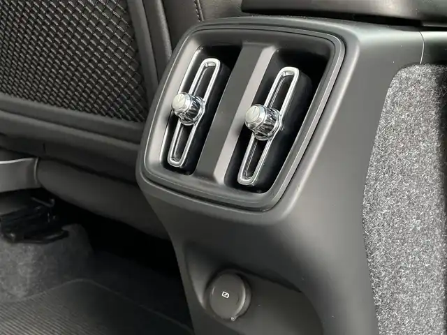 ボルボ ＸＣ４０ T4 AWD Rデザイン 長野県 2019(令1)年 5.9万km オニキスブラックP ワンオーナー/4WD/ターボ/パノラマサンルーフ/パドルシフト/黒ハーフレザーシート/３６０度カメラ/ＡＣＣ/ＡｐｐｌｅＣａｒＰｌａｙ/AndroidAuto/純正HDDナビ/　(フルセグTV/USB/Bluetooth)/ＬＫＡ/ＢＬＩＳ/D席メモリー付き/　前席パワーシート/前席シートヒーター/ＬＥＤオートライト/LEDフォグランプ/純正１９インチアルミホイール/ウインカーミラー /ブラックルーフレール/ヘットライトウオッシャー/前後バンパーソナー/社外レーダー探知機/革巻きステア/ノブ/プッシュスタートシステム/W/サイド/カーテンエアバッグ /ABS/スマートキー