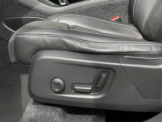 ボルボ ＸＣ４０ T4 AWD Rデザイン 長野県 2019(令1)年 5.9万km オニキスブラックP ワンオーナー/4WD/ターボ/パノラマサンルーフ/パドルシフト/黒ハーフレザーシート/３６０度カメラ/ＡＣＣ/ＡｐｐｌｅＣａｒＰｌａｙ/AndroidAuto/純正HDDナビ/　(フルセグTV/USB/Bluetooth)/ＬＫＡ/ＢＬＩＳ/D席メモリー付き/　前席パワーシート/前席シートヒーター/ＬＥＤオートライト/LEDフォグランプ/純正１９インチアルミホイール/ウインカーミラー /ブラックルーフレール/ヘットライトウオッシャー/前後バンパーソナー/社外レーダー探知機/革巻きステア/ノブ/プッシュスタートシステム/W/サイド/カーテンエアバッグ /ABS/スマートキー