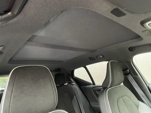 ボルボ ＸＣ４０ T4 AWD Rデザイン 長野県 2019(令1)年 5.9万km オニキスブラックP ワンオーナー/4WD/ターボ/パノラマサンルーフ/パドルシフト/黒ハーフレザーシート/３６０度カメラ/ＡＣＣ/ＡｐｐｌｅＣａｒＰｌａｙ/AndroidAuto/純正HDDナビ/　(フルセグTV/USB/Bluetooth)/ＬＫＡ/ＢＬＩＳ/D席メモリー付き/　前席パワーシート/前席シートヒーター/ＬＥＤオートライト/LEDフォグランプ/純正１９インチアルミホイール/ウインカーミラー /ブラックルーフレール/ヘットライトウオッシャー/前後バンパーソナー/社外レーダー探知機/革巻きステア/ノブ/プッシュスタートシステム/W/サイド/カーテンエアバッグ /ABS/スマートキー
