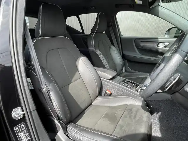 ボルボ ＸＣ４０ T4 AWD Rデザイン 長野県 2019(令1)年 5.9万km オニキスブラックP ワンオーナー/4WD/ターボ/パノラマサンルーフ/パドルシフト/黒ハーフレザーシート/３６０度カメラ/ＡＣＣ/ＡｐｐｌｅＣａｒＰｌａｙ/AndroidAuto/純正HDDナビ/　(フルセグTV/USB/Bluetooth)/ＬＫＡ/ＢＬＩＳ/D席メモリー付き/　前席パワーシート/前席シートヒーター/ＬＥＤオートライト/LEDフォグランプ/純正１９インチアルミホイール/ウインカーミラー /ブラックルーフレール/ヘットライトウオッシャー/前後バンパーソナー/社外レーダー探知機/革巻きステア/ノブ/プッシュスタートシステム/W/サイド/カーテンエアバッグ /ABS/スマートキー