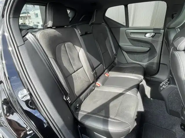 ボルボ ＸＣ４０ T4 AWD Rデザイン 長野県 2019(令1)年 5.9万km オニキスブラックP ワンオーナー/4WD/ターボ/パノラマサンルーフ/パドルシフト/黒ハーフレザーシート/３６０度カメラ/ＡＣＣ/ＡｐｐｌｅＣａｒＰｌａｙ/AndroidAuto/純正HDDナビ/　(フルセグTV/USB/Bluetooth)/ＬＫＡ/ＢＬＩＳ/D席メモリー付き/　前席パワーシート/前席シートヒーター/ＬＥＤオートライト/LEDフォグランプ/純正１９インチアルミホイール/ウインカーミラー /ブラックルーフレール/ヘットライトウオッシャー/前後バンパーソナー/社外レーダー探知機/革巻きステア/ノブ/プッシュスタートシステム/W/サイド/カーテンエアバッグ /ABS/スマートキー