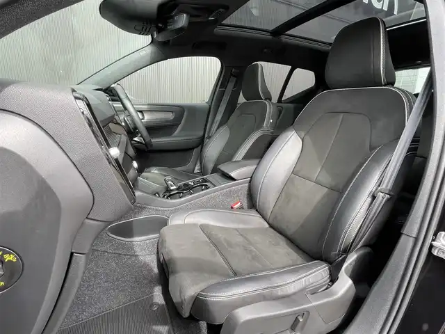 ボルボ ＸＣ４０ T4 AWD Rデザイン 長野県 2019(令1)年 5.9万km オニキスブラックP ワンオーナー/4WD/ターボ/パノラマサンルーフ/パドルシフト/黒ハーフレザーシート/３６０度カメラ/ＡＣＣ/ＡｐｐｌｅＣａｒＰｌａｙ/AndroidAuto/純正HDDナビ/　(フルセグTV/USB/Bluetooth)/ＬＫＡ/ＢＬＩＳ/D席メモリー付き/　前席パワーシート/前席シートヒーター/ＬＥＤオートライト/LEDフォグランプ/純正１９インチアルミホイール/ウインカーミラー /ブラックルーフレール/ヘットライトウオッシャー/前後バンパーソナー/社外レーダー探知機/革巻きステア/ノブ/プッシュスタートシステム/W/サイド/カーテンエアバッグ /ABS/スマートキー