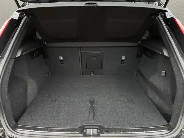 ボルボ ＸＣ４０ T4 AWD Rデザイン 長野県 2019(令1)年 5.9万km オニキスブラックP ワンオーナー/4WD/ターボ/パノラマサンルーフ/パドルシフト/黒ハーフレザーシート/３６０度カメラ/ＡＣＣ/ＡｐｐｌｅＣａｒＰｌａｙ/AndroidAuto/純正HDDナビ/　(フルセグTV/USB/Bluetooth)/ＬＫＡ/ＢＬＩＳ/D席メモリー付き/　前席パワーシート/前席シートヒーター/ＬＥＤオートライト/LEDフォグランプ/純正１９インチアルミホイール/ウインカーミラー /ブラックルーフレール/ヘットライトウオッシャー/前後バンパーソナー/社外レーダー探知機/革巻きステア/ノブ/プッシュスタートシステム/W/サイド/カーテンエアバッグ /ABS/スマートキー
