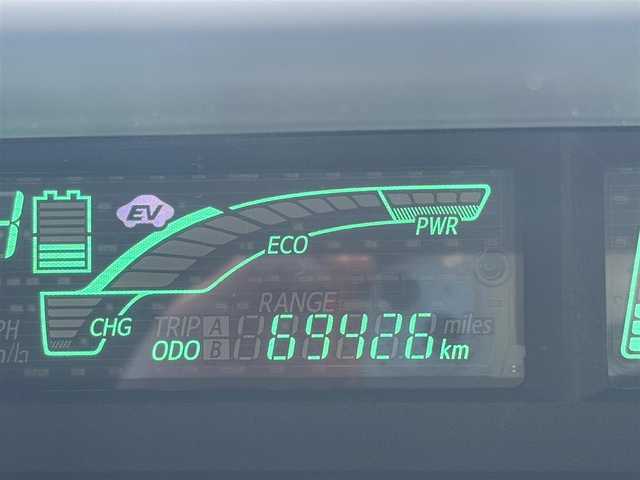 トヨタ アクア G 愛知県 2012(平24)年 7万km ライムホワイトパールクリスタルシャイン (株)IDOMが運営する【じしゃロン名古屋鳴海店】の自社ローン専用車両になりますこちらは現金またはオートローンご利用時の価格です。自社ローンご希望の方は別途その旨お申付け下さい/純正ナビ（NSCT-W61）/（AM/FM/CD/TV/AUX）/ワンセグTV/バックカメラ/ETC/プッシュスタート/スマートキー/スペアキー1本