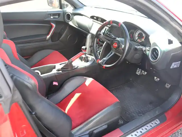 トヨタ ８６ GT リミテッド 神奈川県 2014(平26)年 9万km ライトニングレッド HKSマフラー/社外ステアリング MOMO/純正ナビ NSZT-W62G/：バックカメラ/：フルセグTV/スペアスマートキー/純正１７インチアルミホイール/革／アルカンターラコンビシート/：シートヒーター/アルミペダル／ステンレス製スカッフプレート/LEDクリアランス付きHIDヘッドライト/：オートヘッドライト/純正フロアマット/ETC