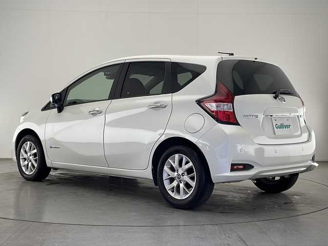日産 ノート e－パワー X 宮崎県 2019(平31)年 5万km ブリリアントホワイトパール 禁煙車/エマージェンシーブレーキ/社外ナビ/（NR-MZ25/Bluetooth/FMAM）/社外ドライブレコーダー/社外ETC/社外フロアマット/純正15インチアルミ/アラウンドビューモニター/レーンディパーチャーアラート/クリアランスソナー/ウインカードアミラー/リアプライバシーガラス/電動格納ミラー/オートエアコン/インテリジェントキー/プッシュエンジンスタート/新車時保証書/取扱い説明書