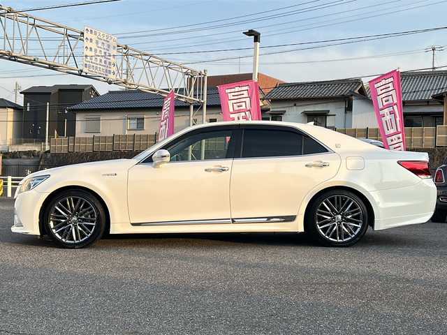 トヨタ クラウン ハイブリッド アスリートG 愛知県 2014(平26)年 14.9万km ホワイトパールクリスタルシャイン /禁煙車/ワンオーナー//純正ナビ・フルセグTV//バックカメラ//ビルトインETC//レーダークルーズコントロール//サンルーフ//黒革シート//前席パワーシート//前席シートヒーター//前席ベンチレーション//ハンドルヒーター//プッシュスタート//クリアランスソナー//ドアバイザー//純正１８インチアルミ//純正フロアマット//新車保証書/取扱説明書//スペアキー