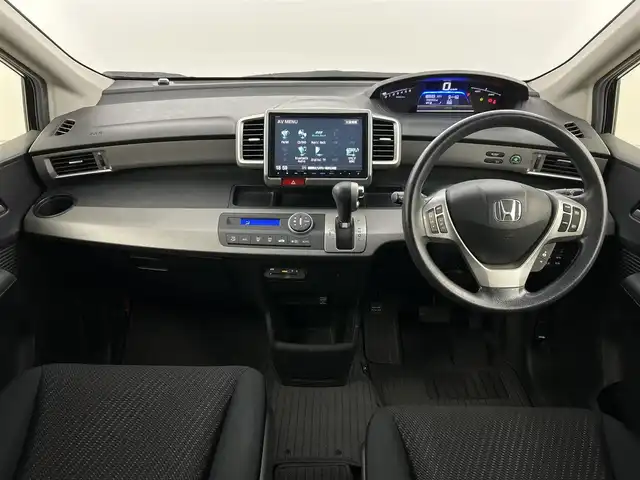 ホンダ フリード ハイブリット ジャストセレクション 福岡県 2014(平26)年 10.3万km プレミアムスパークルブラックパール フリップダウンモニター/純正ナビ/・CD/DVD/BT/フルセグ/バックカメラ/両側パワースライドドア/クルーズコントロール/ETC/ドライブレコーダー/キセノンライト/横滑り防止