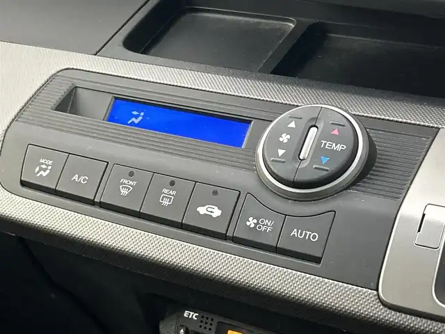 ホンダ フリード ハイブリット ジャストセレクション 福岡県 2014(平26)年 10.3万km プレミアムスパークルブラックパール フリップダウンモニター/純正ナビ/・CD/DVD/BT/フルセグ/バックカメラ/両側パワースライドドア/クルーズコントロール/ETC/ドライブレコーダー/キセノンライト/横滑り防止