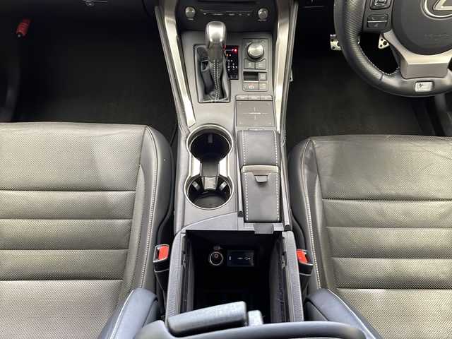 レクサス ＮＸ 300h Fスポーツ 栃木県 2018(平30)年 6.5万km ホワイトノーヴァガラスフレーク 純正10インチナビ/(フルセグ・Bluetooth・SD・USB)/全方位カメラ/バックカメラ/本革シート/レクサスセーフティシステム+/　・衝突軽減システム/　・レーンキープアシストシステム/　・アダプティブクルーズコントロール　/　・オートハイビーム/　・標識認識機能/前後コーナーセンサー/ブラインドスポットモニター/前席シートヒーター/前席エアシート/前席パワーシート/パドルシフト/ステアリングヒーター/前方ドライブレコーダー/ビルトインETC2.0/電動リアゲート/LEDヘッドライト/オートライト/フォグランプ/純正アルミホイール/取扱説明書/保証書