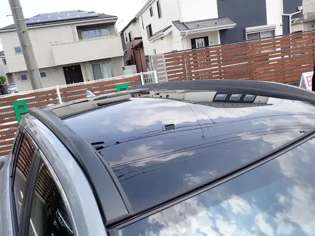 トヨタ カローラ クロス ハイブリッド Z 千葉県 2025(令7)年 0.1万km未満 セメントグレーメタリック 【登録済未使用車】/【セメントグレーメタリック（1H5）】/10.5型ディスプレイオーディオナビ（メーカーOP）/・AM/FMチューナー（ワイドFM対応）/・フルセグTV/・Blue tooth対応（ハンズフリー/オーディオ）/・USB入力（動画・音楽再生/給電）/・Miracast対応/・Apple Carplay/Android Auto対応/ETC2.0ユニット（メーカーOP）/パノラマルーフ（メーカーOP）/パーキングサポートブレーキ（メーカーOP）/ブラインドスポットモニター（メーカーOP）/パノラミックビューモニター（メーカーOP）/ハンズフリーパワーバックドア/Toyota　Safety　Sense/・プリクラッシュセーフティ/・レーントレーシングアシスト/・レーダークルーズコントロール/・オートマチックハイビーム/・ロードサインアシスト/イルミネーテッドエントリーシステム/LEDヘッドライト/LEDフォグランプ/本革/ファブリックシート/運転席8ウェイパワーシート/シートヒーター/プッシュスタート/スマートキー2本/保証書/取扱説明書/