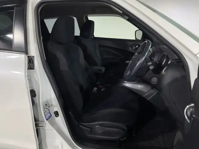 日産 ジューク 15RX Vセレクション 神奈川県 2016(平28)年 4.3万km ブリリアントホワイトパール 純正7インチディーラーOPナビ/CD&DVD&BT&フルセグTV/バックカメラ/ビルトインETC/純正ドライブレコーダー/衝突軽減ブレーキ/レーンキープアシスト/アイドリングストップ/ドアバイザー/ヘッドライトレベライザー