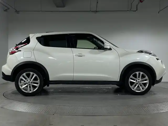 日産 ジューク 15RX Vセレクション 神奈川県 2016(平28)年 4.3万km ブリリアントホワイトパール 純正7インチディーラーOPナビ/CD&DVD&BT&フルセグTV/バックカメラ/ビルトインETC/純正ドライブレコーダー/衝突軽減ブレーキ/レーンキープアシスト/アイドリングストップ/ドアバイザー/ヘッドライトレベライザー