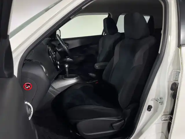 日産 ジューク 15RX Vセレクション 神奈川県 2016(平28)年 4.3万km ブリリアントホワイトパール 純正7インチディーラーOPナビ/CD&DVD&BT&フルセグTV/バックカメラ/ビルトインETC/純正ドライブレコーダー/衝突軽減ブレーキ/レーンキープアシスト/アイドリングストップ/ドアバイザー/ヘッドライトレベライザー