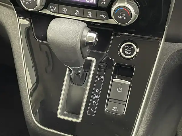 日産 セレナ ハイウェイスター V 道央・札幌 2020(令2)年 4.6万km ブリリアントホワイトパール ・4WD/・寒冷地仕様/・純正メモリナビ/　BT/CD/DVD/SD/フルセグ/・純正ビルトインETC/・ナビ連動前後ドライブレコーダー/・全方位カメラ/・プロパイロット/・横滑り防止/・前後コーナーセンサー/・ブラインドスポットモニター/・デジタルインナーミラー/・両側パワースライドドア/・純正フロアマット/・純正15インチAW/・社外スタッドレス積込（195/65/R15)/・LEDヘッドライト/・フォグライト/・オートライト/・プッシュスタート/・スマートキー/・純正エンジンスターター