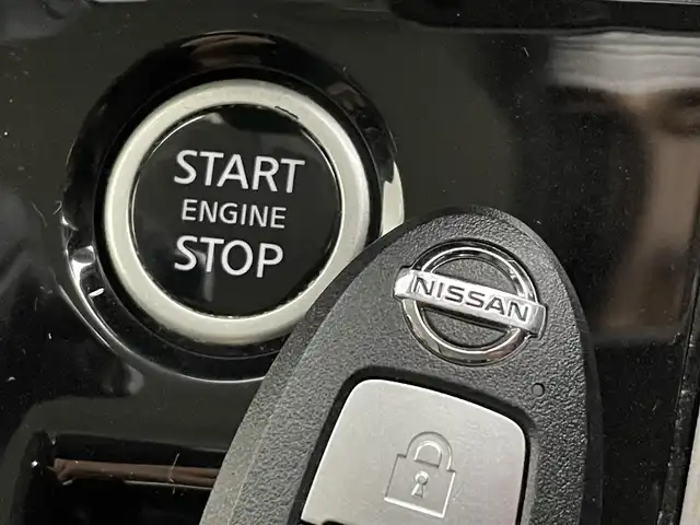 日産 セレナ ハイウェイスター V 道央・札幌 2020(令2)年 4.6万km ブリリアントホワイトパール ・4WD/・寒冷地仕様/・純正メモリナビ/　BT/CD/DVD/SD/フルセグ/・純正ビルトインETC/・ナビ連動前後ドライブレコーダー/・全方位カメラ/・プロパイロット/・横滑り防止/・前後コーナーセンサー/・ブラインドスポットモニター/・デジタルインナーミラー/・両側パワースライドドア/・純正フロアマット/・純正15インチAW/・社外スタッドレス積込（195/65/R15)/・LEDヘッドライト/・フォグライト/・オートライト/・プッシュスタート/・スマートキー/・純正エンジンスターター