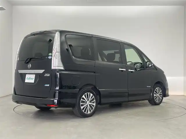 日産 セレナ HWS S HV Vセレ +Sefty 埼玉県 2015(平27)年 2.7万km ダイヤモンドブラック 純正ナビ　フリップダウンモニター　エマージェンシーブレーキ　両側パワースライドドア　ＥＴＣ　バックカメラ　ＬＥＤヘッドライト　ドライブレコーダー　プッシュスタート　スマートキー　クルーズコントロール