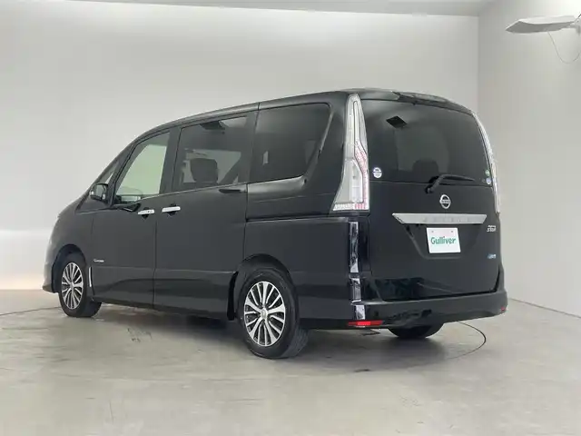 日産 セレナ HWS S HV Vセレ +Sefty 埼玉県 2015(平27)年 2.7万km ダイヤモンドブラック 純正ナビ　フリップダウンモニター　エマージェンシーブレーキ　両側パワースライドドア　ＥＴＣ　バックカメラ　ＬＥＤヘッドライト　ドライブレコーダー　プッシュスタート　スマートキー　クルーズコントロール