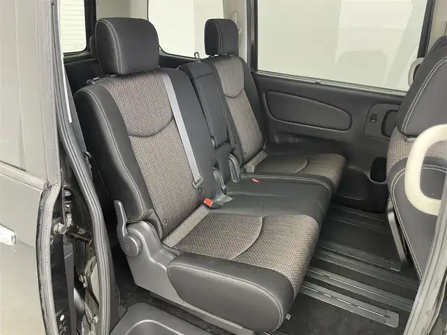 日産 セレナ HWS S HV Vセレ +Sefty 埼玉県 2015(平27)年 2.7万km ダイヤモンドブラック 純正ナビ　フリップダウンモニター　エマージェンシーブレーキ　両側パワースライドドア　ＥＴＣ　バックカメラ　ＬＥＤヘッドライト　ドライブレコーダー　プッシュスタート　スマートキー　クルーズコントロール