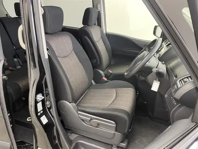 日産 セレナ HWS S HV Vセレ +Sefty 埼玉県 2015(平27)年 2.7万km ダイヤモンドブラック 純正ナビ　フリップダウンモニター　エマージェンシーブレーキ　両側パワースライドドア　ＥＴＣ　バックカメラ　ＬＥＤヘッドライト　ドライブレコーダー　プッシュスタート　スマートキー　クルーズコントロール