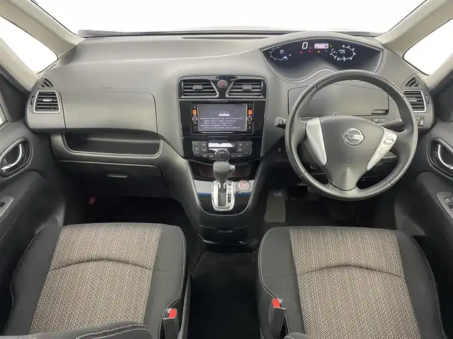 日産 セレナ HWS S HV Vセレ +Sefty 埼玉県 2015(平27)年 2.7万km ダイヤモンドブラック 純正ナビ　フリップダウンモニター　エマージェンシーブレーキ　両側パワースライドドア　ＥＴＣ　バックカメラ　ＬＥＤヘッドライト　ドライブレコーダー　プッシュスタート　スマートキー　クルーズコントロール