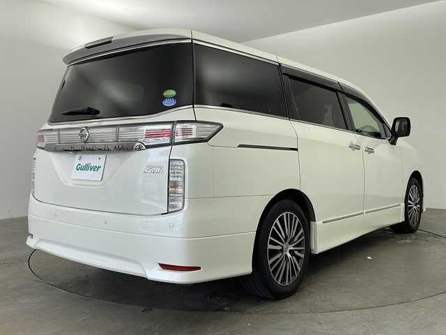 日産 エルグランド 250ハイウェイスターS 兵庫県 2019(平31)年 5.2万km ブリリアントホワイトパール ・ALPINEナビ&TV&CD&DVD&SD&BT&HDMI/・ALPINEリアフリップダウンモニター/・バックカメラ/・ビルトインETC/・エマージェンシーブレーキ/・車線逸脱警報装置/・レーダークルーズコントロール/・コーナーセンサー/・両側パワースライドドア/・ハーフレザーシート/・オットマン/・プラズマクラスター/・LEDライト/・オートライト/・純正18インチアルミホイール/・スマートキー/・プッシュスタート