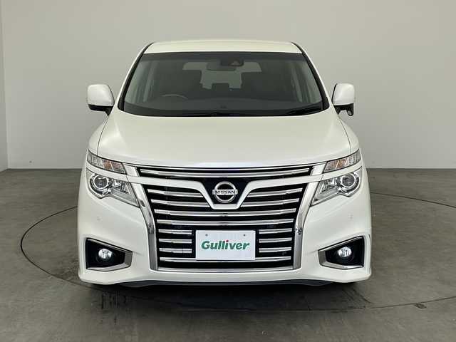 日産 エルグランド 250ハイウェイスターS 兵庫県 2019(平31)年 5.2万km ブリリアントホワイトパール ・ALPINEナビ&TV&CD&DVD&SD&BT&HDMI/・ALPINEリアフリップダウンモニター/・バックカメラ/・ビルトインETC/・エマージェンシーブレーキ/・車線逸脱警報装置/・レーダークルーズコントロール/・コーナーセンサー/・両側パワースライドドア/・ハーフレザーシート/・オットマン/・プラズマクラスター/・LEDライト/・オートライト/・純正18インチアルミホイール/・スマートキー/・プッシュスタート