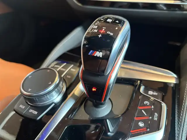 ＢＭＷ Ｍ５ 宮城県 2018(平30)年 6万km ドニントングレーM Bowers&Wilkinsサウンドシステム/MAXTON DESIGNエアロ/HyperForged21インチAW/ヘッドアップディスプレイ/アクティブクルーズコントロール/レーンキープアシスト/レーンデチェンジウォーニング/iDriveナビゲーションシステム/フルセグTV/トップビューカメラ/ブラウンハーフレザーシート/シートベンチレーション/シートヒーター/４ゾーンエアコン/カーボンルーフ/ドライブレコーダー/コンフォートアクセス/パワートランク/LEDヘッドライト/オートマチックハイビーム