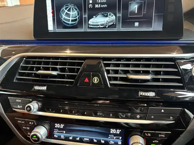 ＢＭＷ Ｍ５ 宮城県 2018(平30)年 6万km ドニントングレーM Bowers&Wilkinsサウンドシステム/MAXTON DESIGNエアロ/HyperForged21インチAW/ヘッドアップディスプレイ/アクティブクルーズコントロール/レーンキープアシスト/レーンデチェンジウォーニング/iDriveナビゲーションシステム/フルセグTV/トップビューカメラ/ブラウンハーフレザーシート/シートベンチレーション/シートヒーター/４ゾーンエアコン/カーボンルーフ/ドライブレコーダー/コンフォートアクセス/パワートランク/LEDヘッドライト/オートマチックハイビーム