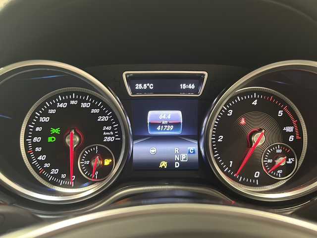 メルセデス・ベンツ ＧＬＳ３５０ｄ 4マチックスポーツ 新潟県 2017(平29)年 4.2万km ダイヤモンドホワイト パノラミックスライディングルーフ/harman/kardonサウンドシステム/ダウンヒルスピードレギュレーション/AIRマティックサスペンション/・INDIV/SPORT/COMFORT/SNOW/Offroad/COMANDシステム/・８インチワイドディスプレイ/・HDDナビゲーション/・フルセグ/DVD/CD/USB/Bluetooth/・AppleCarPlay/ETC2.0/360°カメラシステム/サイドビューカメラ/パーキングアシストリアビューカメラ/レーダーセーフティパッケージ/・飛出し検知機能付きブレーキアシスト/・被害軽減ブレーキ付後方衝突警告システム/・PRE-SAFEブレーキ/・アクティイブレーンキープアシスト/・アクティブブラインドスポットモニター/・ディストロニック・プラス/・チャイルドセーフティシートセンサー（助手席）/LEDコーナリングライト/温冷機能付カップホルダー（前席）/３ゾーンクライメートコントロール/ナッパレザーシート/シートヒーター（1列目/2列目）