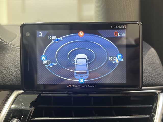 メルセデス・ベンツ ＧＬＳ３５０ｄ 4マチックスポーツ 新潟県 2017(平29)年 4.2万km ダイヤモンドホワイト パノラミックスライディングルーフ/harman/kardonサウンドシステム/ダウンヒルスピードレギュレーション/AIRマティックサスペンション/・INDIV/SPORT/COMFORT/SNOW/Offroad/COMANDシステム/・８インチワイドディスプレイ/・HDDナビゲーション/・フルセグ/DVD/CD/USB/Bluetooth/・AppleCarPlay/ETC2.0/360°カメラシステム/サイドビューカメラ/パーキングアシストリアビューカメラ/レーダーセーフティパッケージ/・飛出し検知機能付きブレーキアシスト/・被害軽減ブレーキ付後方衝突警告システム/・PRE-SAFEブレーキ/・アクティイブレーンキープアシスト/・アクティブブラインドスポットモニター/・ディストロニック・プラス/・チャイルドセーフティシートセンサー（助手席）/LEDコーナリングライト/温冷機能付カップホルダー（前席）/３ゾーンクライメートコントロール/ナッパレザーシート/シートヒーター（1列目/2列目）