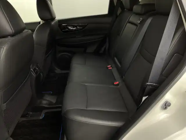 日産 エクストレイル ハイブリッド 20X 新潟県 2019(平31)年 5万km ブリリアントホワイトパール ４WD/踏み間違い衝突防止アシスト/ワンオーナー/パノラマルーフ/社外メモリナビ　/　　CD/DVD/AM/FM/フルセグ/BT/iPod/バックモニター/パワーバックドア/HIDオートライト/前席シートヒーター/純正17インチアルミホイール付/ダウンヒルアシストコントロール/純正フロアマット/ドアバイザー/スペアキー/スマートキー/ETC