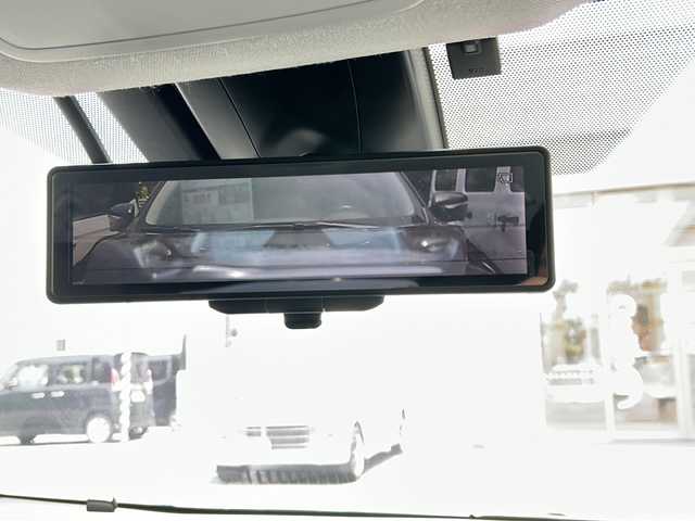 トヨタ プリウス S 埼玉県 2019(平31)年 7.5万km シルバーM ETC2.0/ＬＥＤライト　/コーナーセンサー　/電格ミラー　/横滑り防止　/衝突軽減　/レーンキープアシスト　/オートライト　/ドアバイザー　/盗難防止　/ドラレコ　/フルセグテレビ　/ディーラーナビ(AM/FM/DISC/BT/SD)/バックミラー型ドライブレコーダー/クルコン追従