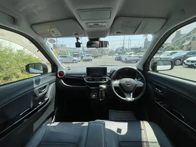 ダイハツ キャスト スポーツ SAⅡ 神奈川県 2016(平28)年 4.6万km パールホワイトⅢ ターボ車/スマートアシストII/・衝突回避支援ブレーキ/・前後誤発進抑制制御機能/・車線逸脱警報機能/社外ナビ（CN-E330D）/・Bluetooth・DTV・CD/LEDオートライト/純正MOMOステアリング/オート格納ドアミラー/フロアマット/ドアバイザー/スマートキーX2/新車時手帳・取説