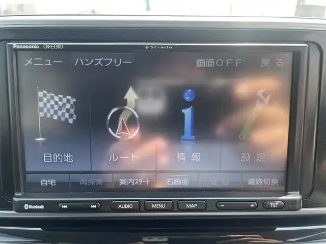 ダイハツ キャスト スポーツ SAⅡ 神奈川県 2016(平28)年 4.6万km パールホワイトⅢ ターボ車/スマートアシストII/・衝突回避支援ブレーキ/・前後誤発進抑制制御機能/・車線逸脱警報機能/社外ナビ（CN-E330D）/・Bluetooth・DTV・CD/LEDオートライト/純正MOMOステアリング/オート格納ドアミラー/フロアマット/ドアバイザー/スマートキーX2/新車時手帳・取説