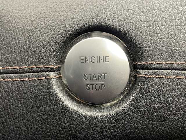 メルセデス・ベンツ Ｓ５５０Ｌ ブルーエフィシェンシー 岐阜県 2012(平24)年 10.6万km パール サンルーフ/HarmanKardon/レザーシート/パワーシート全席/メモリーシート全席/シートヒーター/エアシート/バックカメラ/プレセーフブレーキ/ブラインドスポット/レーンキープアシスト/マッサージ機能/パドルシフト/後席サンシェード/パワーバックドア/スマートキー/プッシュスタート/スペアキー/アテンションアシスト/ESP（横滑り防止装置）/ETC