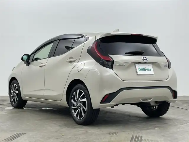 トヨタ アクア Z 岡山県 2022(令4)年 2.6万km クリアベージュメタリック 純正ディスプレイオーディオ/(Bluetooth/USB/Mira Cast)/パノラミックビューモニター/社外ドライブレコーダー前後/運転席パワーシート/前席シートヒーター/LEDオートヘッドライト/純正16インチAW/ブラインドスポットモニター/ヘッドアップディスプレイ/スマートキー×2/横滑り防止/ビルトインETC/取扱説明書