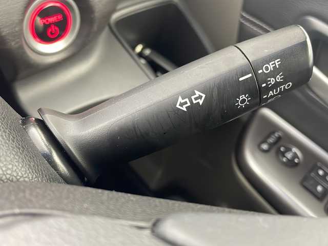 ホンダ フリード ハイブリット EX 栃木県 2017(平29)年 2.5万km ルナシルバーM Cパッケージ/Sパッケージ(HYBRID)/コンフォートビューパッケージ/純正インターナビ　/バックカメラ/ETC車載器(ナビ連動)/Honda SENSING/レーダークルーズコントロール/レーンキープアシスト/スライドドアイージークローザー(リア両側)/両側パワースライドドア/LEDヘッドライト＋アクティブコーナリングライト/センターテーブル/運転席＆助手席シートヒーター/i-サイドエアバッグ＋サイドカーテンエアバッグ/Hondaスマートキーシステム＋イモビライザー/保証書/取扱説明書/スペアキー