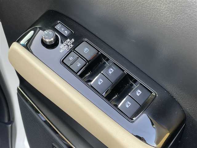 トヨタ アルファードハイブリット X 群馬県 2018(平30)年 6.6万km ホワイトパールクリスタルシャイン トヨタセーフティーセンス/・衝突軽減ブレーキ/・ブラインドスポット/・クリアランスソナー/・クルーズコントロール/・レーンキープ/・横滑り防止/・オートライト/・オートマチックハイビーム/・SOSコール/・デジタルインナーミラー/Ｔコネクト10.5インチナビ/・AM/FM/Bluetooth/・SD/USB/AUX/MSV/・フルセグTV/バックカメラ/JBLサウンド/両側電動スライドドア/フリップダウンモニター/サンルーフ/ドライブレコーダー/LEDヘッドライト/LEDフォグランプ/電動パーキング/純正フロアマット/純正ドアバイザー/社外18インチアルミホイール/プッシュスタート/スマートキー