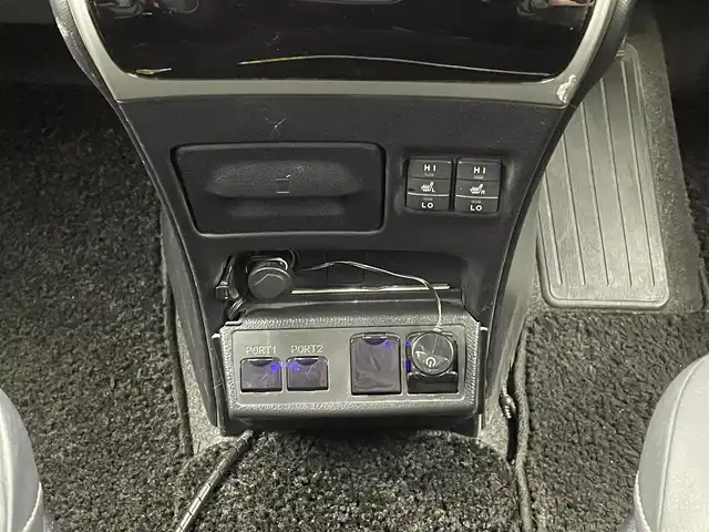 トヨタ エスクァイア ハイブリッド Gi 大分県 2014(平26)年 11.1万km ホワイトパールクリスタルシャイン ワンオーナー/ALPINEナビ/・AM/FM/CD/DVD/Bluetooth/・フルセグテレビ/フリップダウンモニター/両側パワースライド/バックカメラ/シートヒーター（D席+N席）/ワイヤレス充電器/ダブルオートエアコン/オートライト/スマートキー/スペアキー/プッシュスタートボタン/LEDヘッドライト/社外17インチアルミホイル/純正フロアマット/保証書/取扱説明書