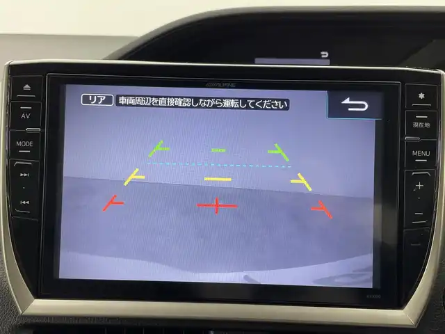 トヨタ エスクァイア ハイブリッド Gi 大分県 2014(平26)年 11.1万km ホワイトパールクリスタルシャイン ワンオーナー/ALPINEナビ/・AM/FM/CD/DVD/Bluetooth/・フルセグテレビ/フリップダウンモニター/両側パワースライド/バックカメラ/シートヒーター（D席+N席）/ワイヤレス充電器/ダブルオートエアコン/オートライト/スマートキー/スペアキー/プッシュスタートボタン/LEDヘッドライト/社外17インチアルミホイル/純正フロアマット/保証書/取扱説明書