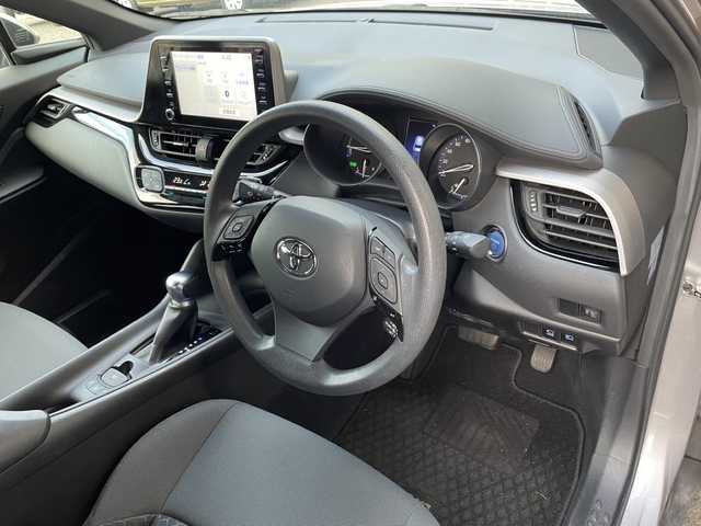 トヨタ Ｃ－ＨＲ S 福島県 2019(令1)年 4.9万km メタルストリームM 純正ディスプレイオーディオ/純正フロアマット/純正アルミホイール/衝突被害軽減ブレーキ/障害物センサー/パノラミックビューモニター/ドライブレコーダー/オートマチックハイビーム/LEDヘッドライト/レーンキープアシスト/ETC/レーダークルーズコントロール/横滑り防止装置/盗難防止装置