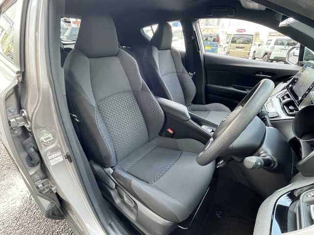 トヨタ Ｃ－ＨＲ S 福島県 2019(令1)年 4.9万km メタルストリームM 純正ディスプレイオーディオ/純正フロアマット/純正アルミホイール/衝突被害軽減ブレーキ/障害物センサー/パノラミックビューモニター/ドライブレコーダー/オートマチックハイビーム/LEDヘッドライト/レーンキープアシスト/ETC/レーダークルーズコントロール/横滑り防止装置/盗難防止装置